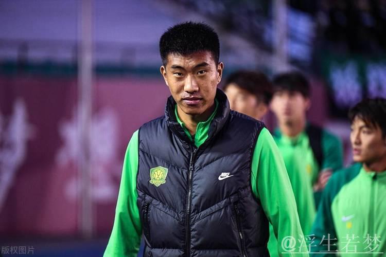 柏杨关键失误!回传送单刀+拉人犯规,媒体人怒批七窍生烟 柏杨关键失误!回传送单刀+拉人犯规,媒体人怒批七窍生烟